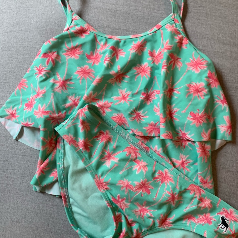 Ruffle tankini